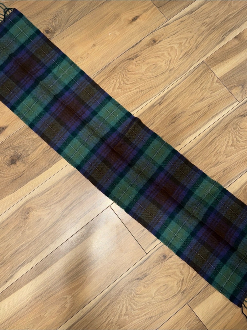 Lochcarron Of Scotland Fringed 100% Lambswool Tartan Plaid Scarf Green Purple - Picture 3 of 5